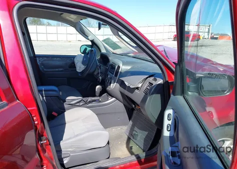 2006 Ford Escape Xlt/Xlt Sport from USA, damaged, VIN 1FMYU03166KA41155